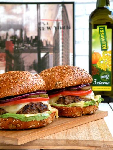 Domowe burgery z wołowiną